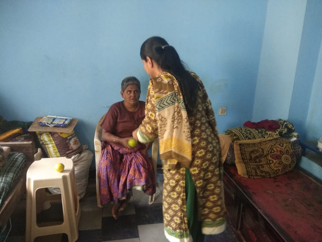 anka charity frutis distribution at old age shimoga